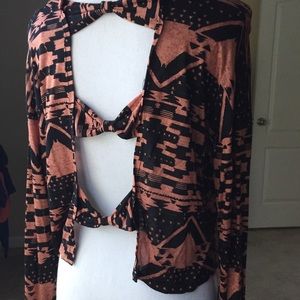 NWT - open bow back top